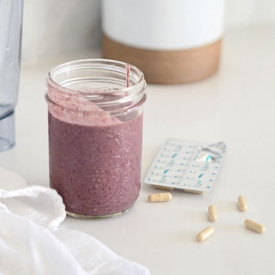 Smoothie and vitamins